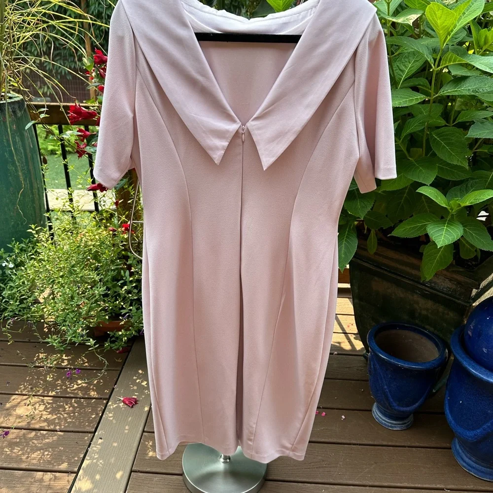 White House Black Market blush color crepe dress with satin collar. new. - Picture 3 of 5